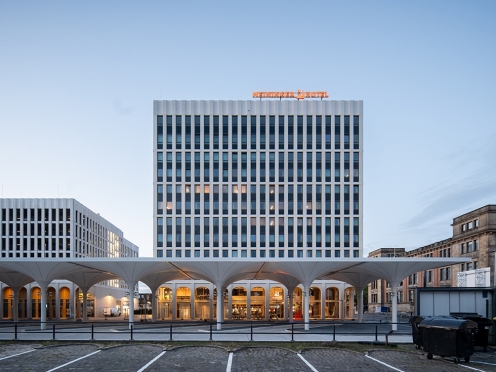 Fernbusterminal - Hotel und Parkhaus, Bremen